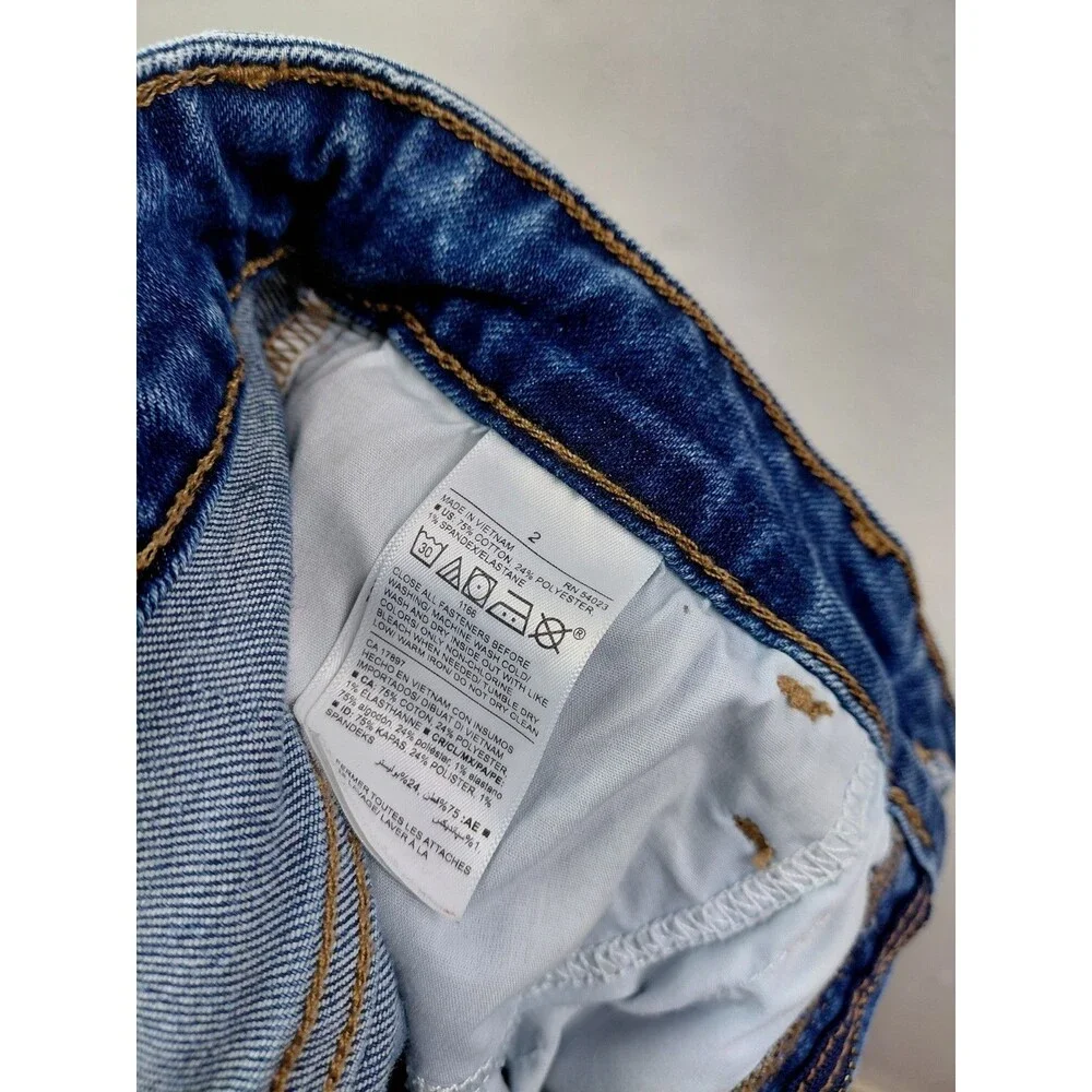 Old Navy Denim High Rise Cuffed Distressed Bermuda Shorts Women’s Size 2